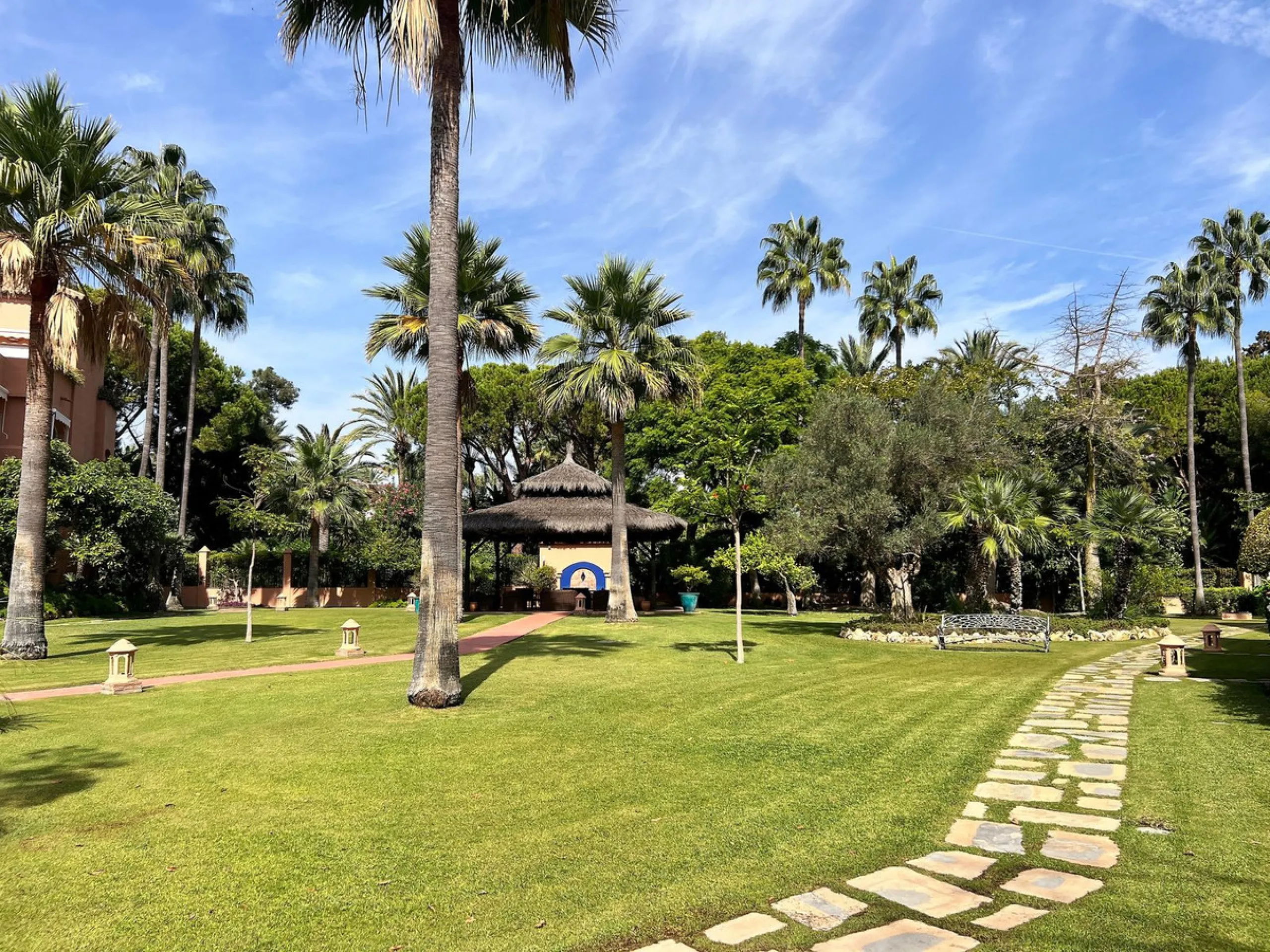 Апартамент средний этаж, Guadalmina Baja, Costa del Sol