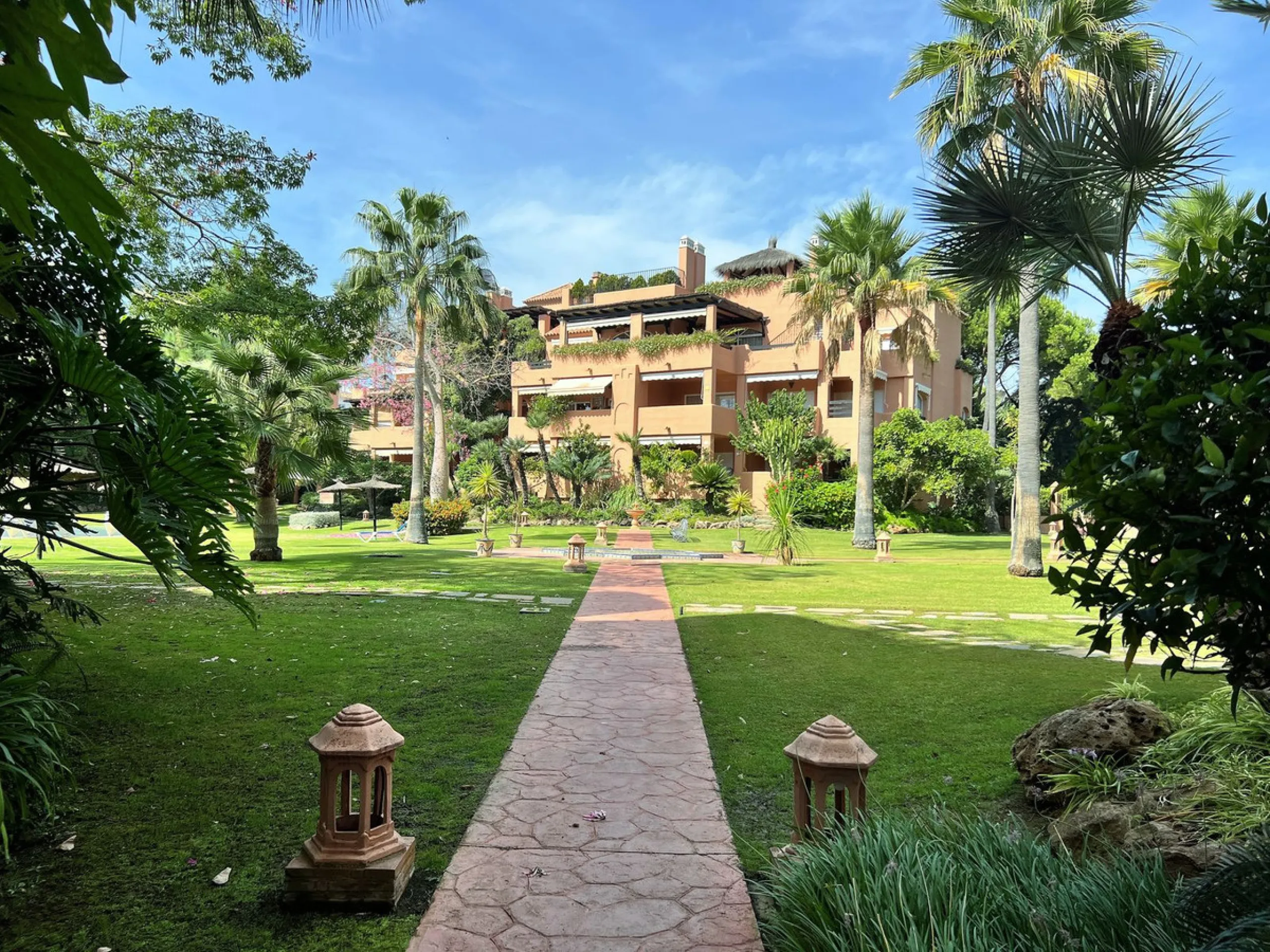 Апартамент средний этаж, Guadalmina Baja, Costa del Sol