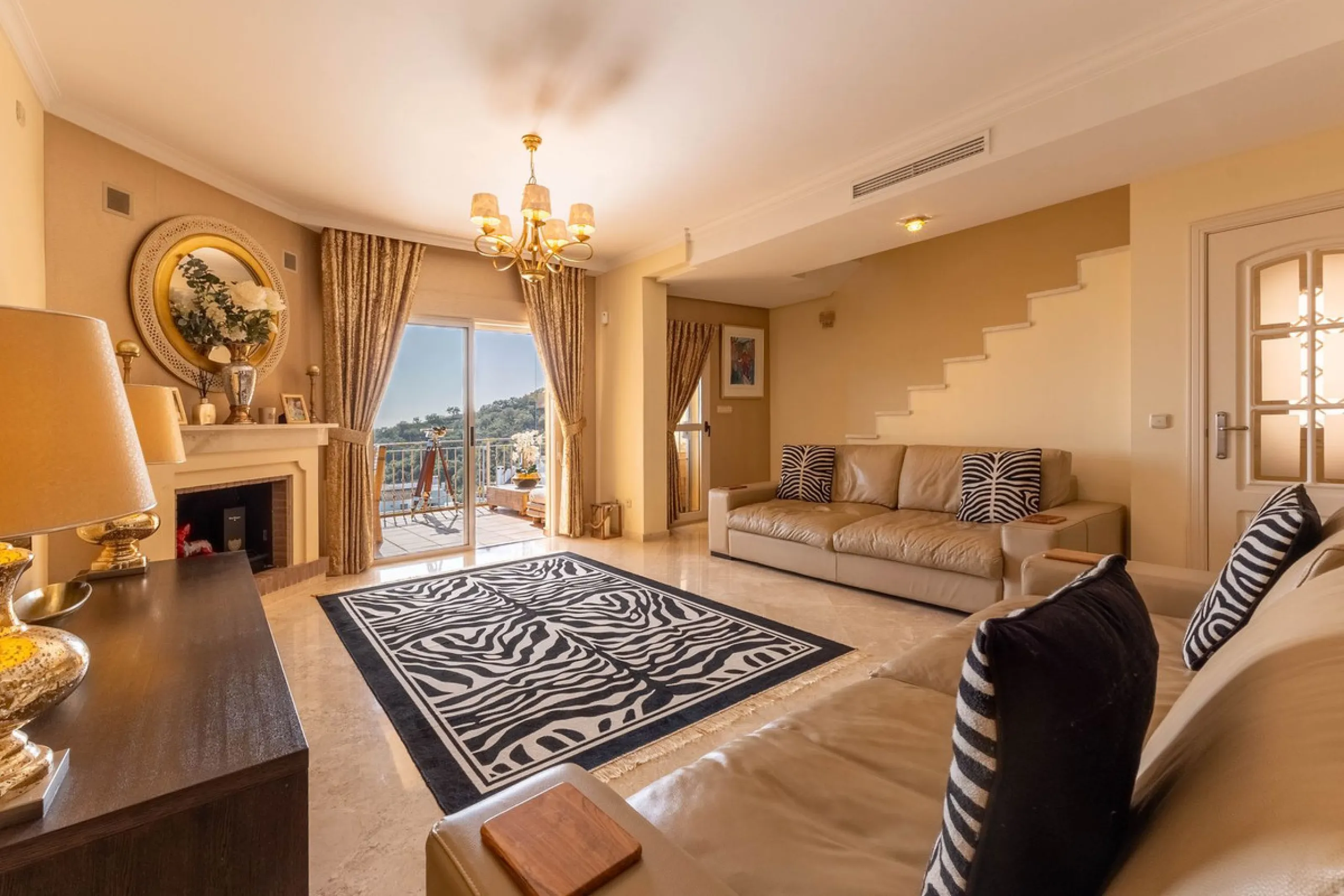 Duplex, La Mairena, Costa del Sol.