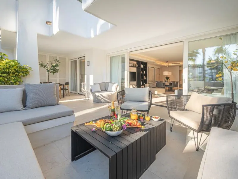 Apartment - Ground Floor Apartment в продаже в Marbella, Málaga. В доме 3 спален и 3 ванных комнат. Площадь дома 138 м²