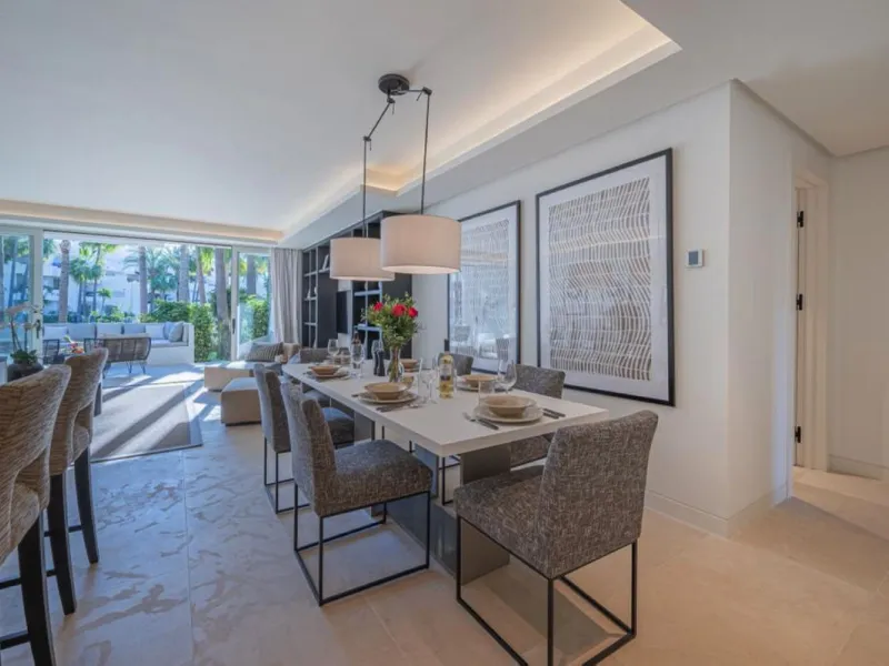 Apartment - Ground Floor Apartment в продаже в Marbella, Málaga. В доме 3 спален и 3 ванных комнат. Площадь дома 138 м²