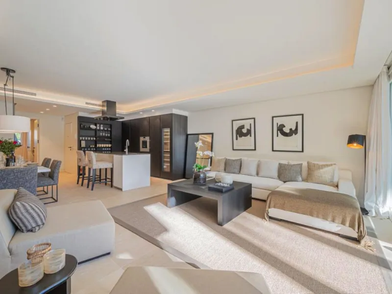 Apartment - Ground Floor Apartment в продаже в Marbella, Málaga. В доме 3 спален и 3 ванных комнат. Площадь дома 138 м²
