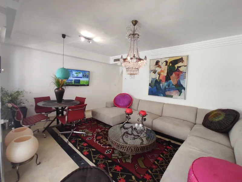 This apartment is located on the front line of one of the best beaches in Marbella, offering a privileged location to enjoy the sun and the sea. It is also situated in a wider setting of natural sand .