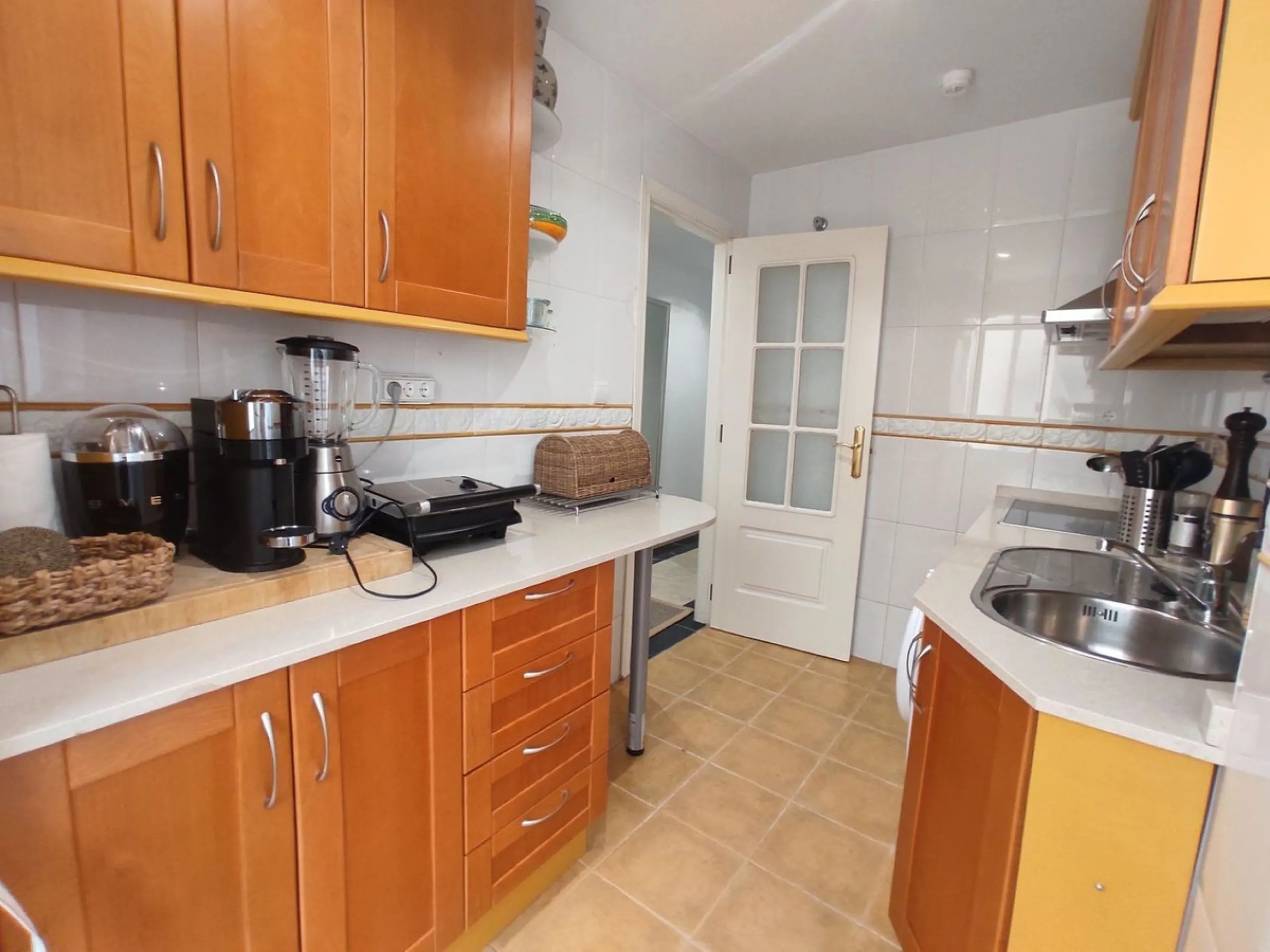 This apartment is located on the front line of one of the best beaches in Marbella, offering a privileged location to enjoy the sun and the sea. It is also situated in a wider setting of natural sand .