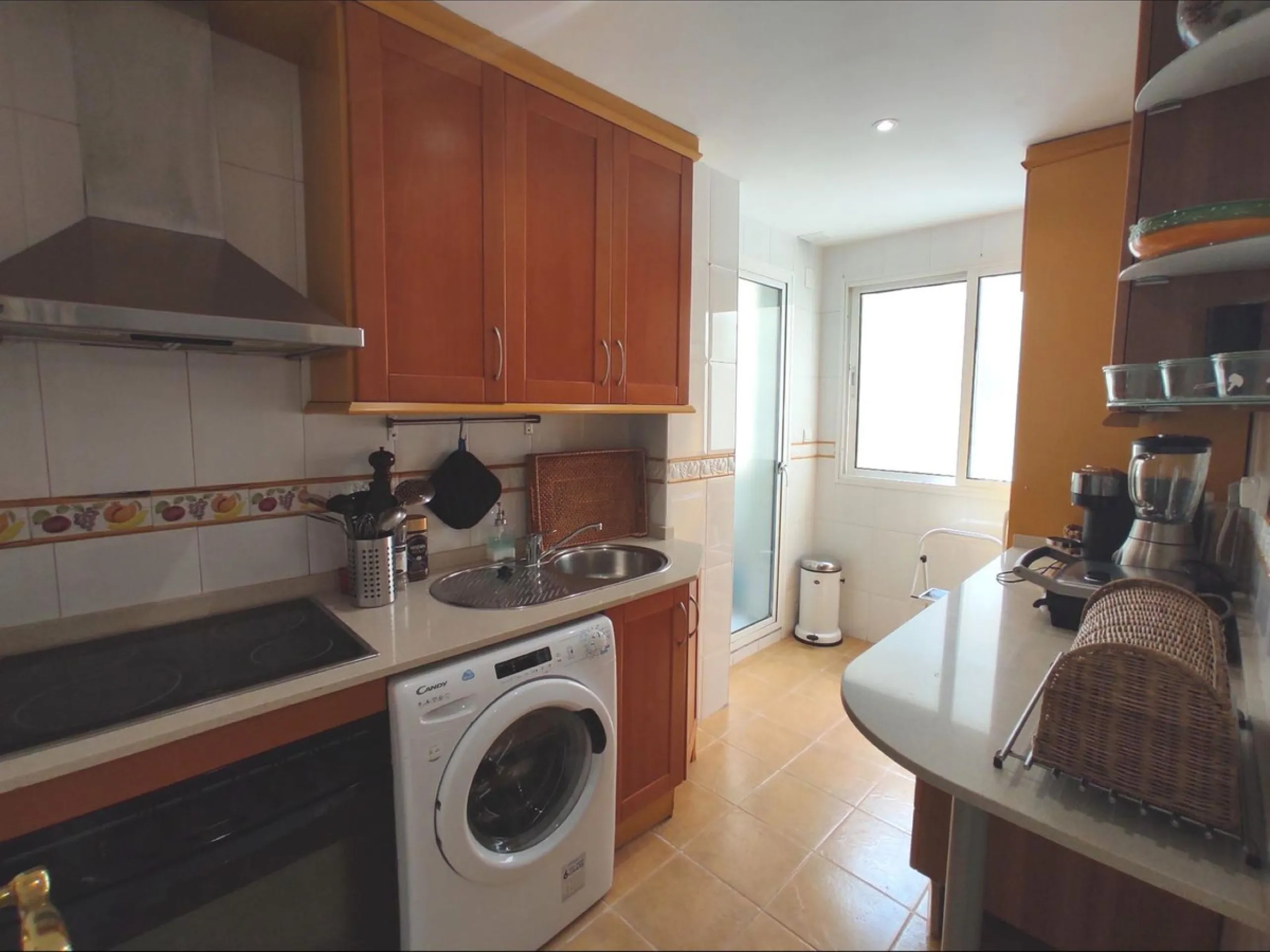 This apartment is located on the front line of one of the best beaches in Marbella, offering a privileged location to enjoy the sun and the sea. It is also situated in a wider setting of natural sand .