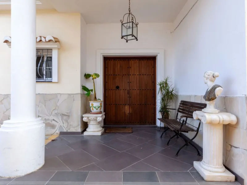 House - Detached Villa в продаже в Mijas, Málaga. В доме 5 спален и 5 ванных комнат. Площадь дома 601 м². Площадь участка 1290 м²