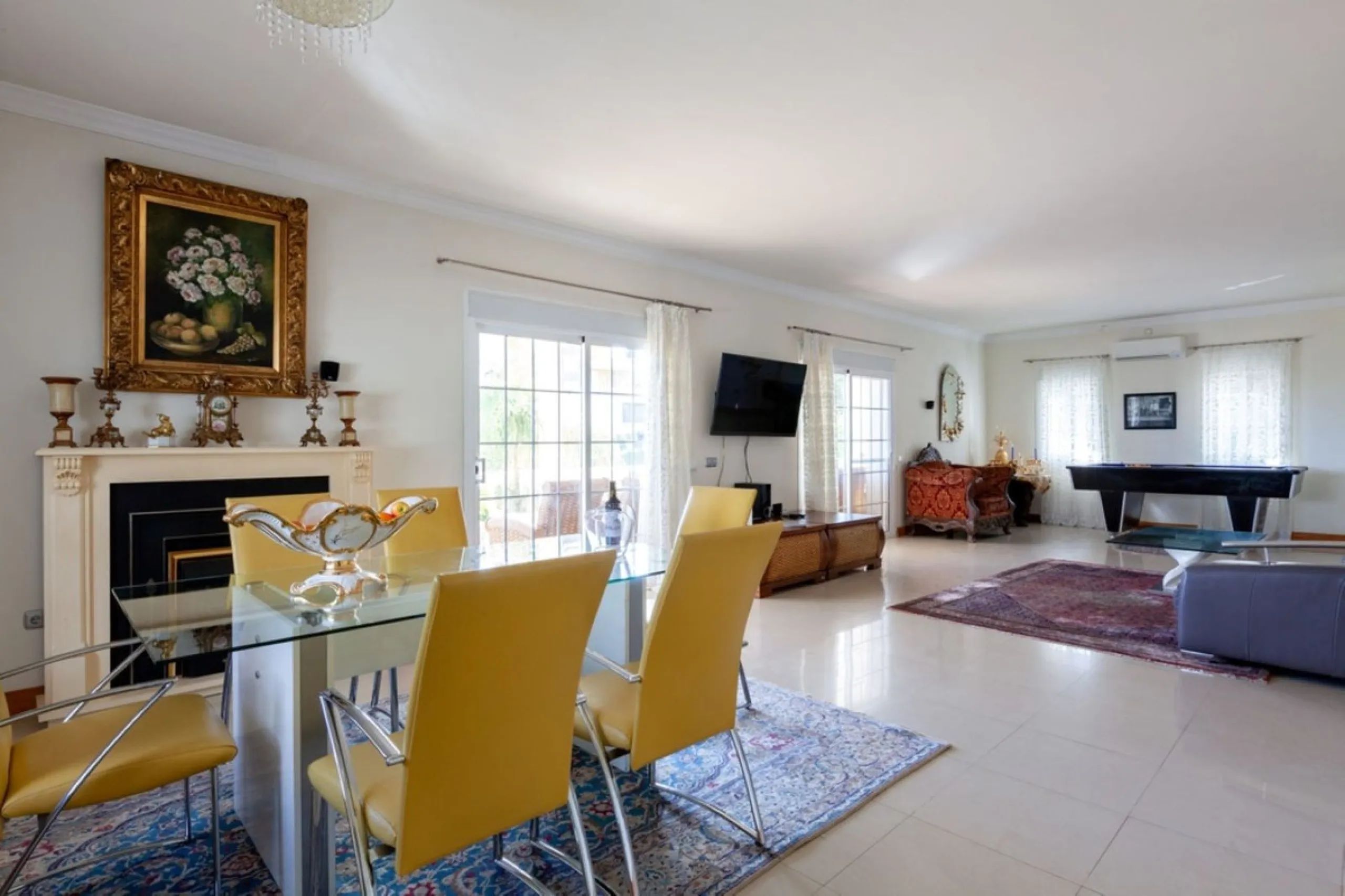 House - Detached Villa в продаже в Mijas, Málaga. В доме 5 спален и 5 ванных комнат. Площадь дома 601 м². Площадь участка 1290 м²