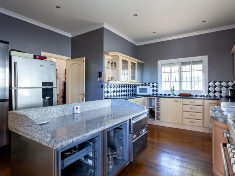 House - Detached Villa в продаже в Mijas, Málaga. В доме 5 спален и 5 ванных комнат. Площадь дома 601 м². Площадь участка 1290 м²