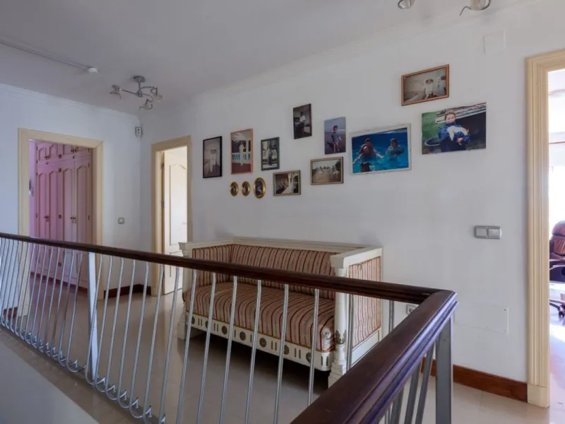 House - Detached Villa в продаже в Mijas, Málaga. В доме 5 спален и 5 ванных комнат. Площадь дома 601 м². Площадь участка 1290 м²