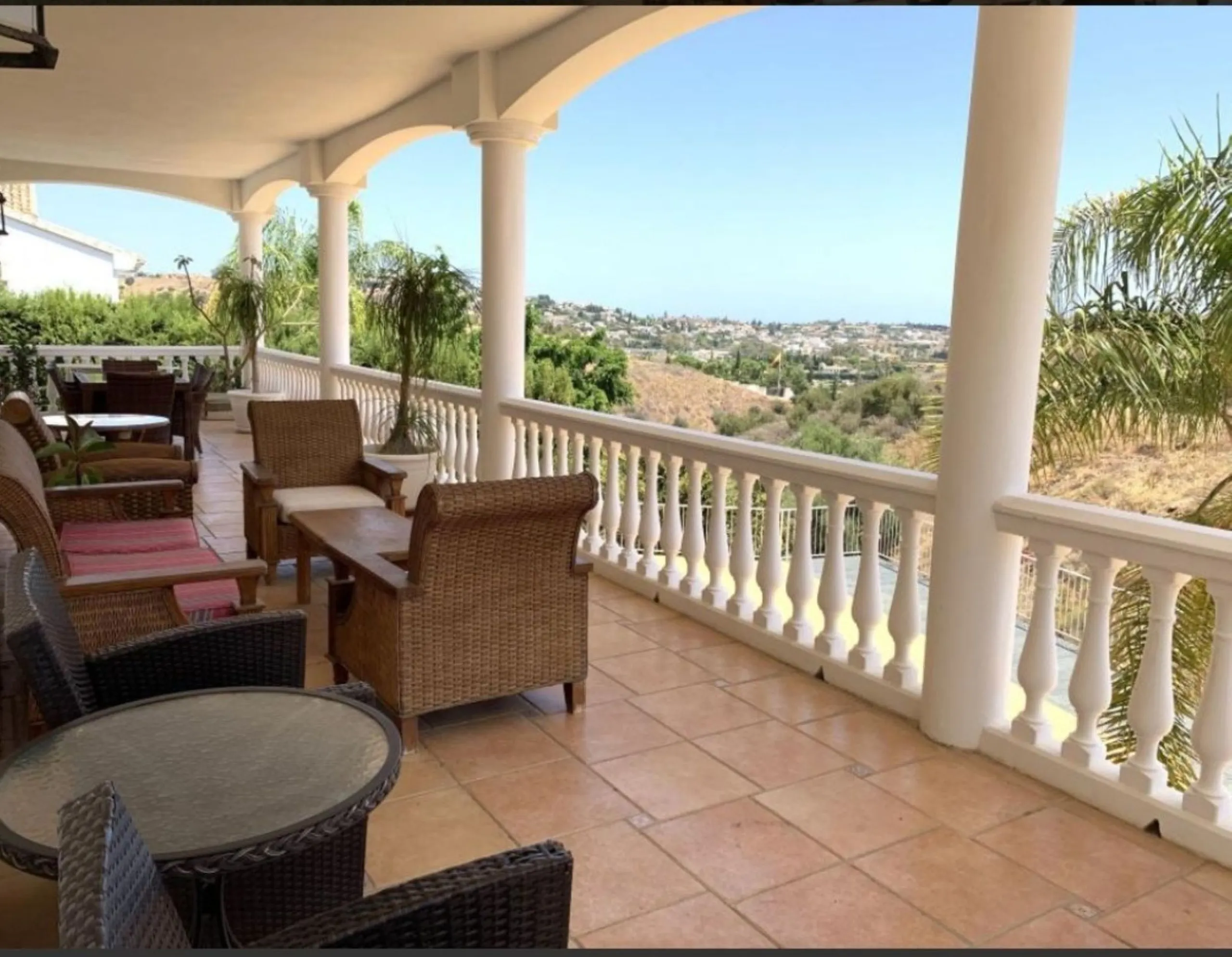House - Detached Villa в продаже в Mijas, Málaga. В доме 5 спален и 5 ванных комнат. Площадь дома 601 м². Площадь участка 1290 м²