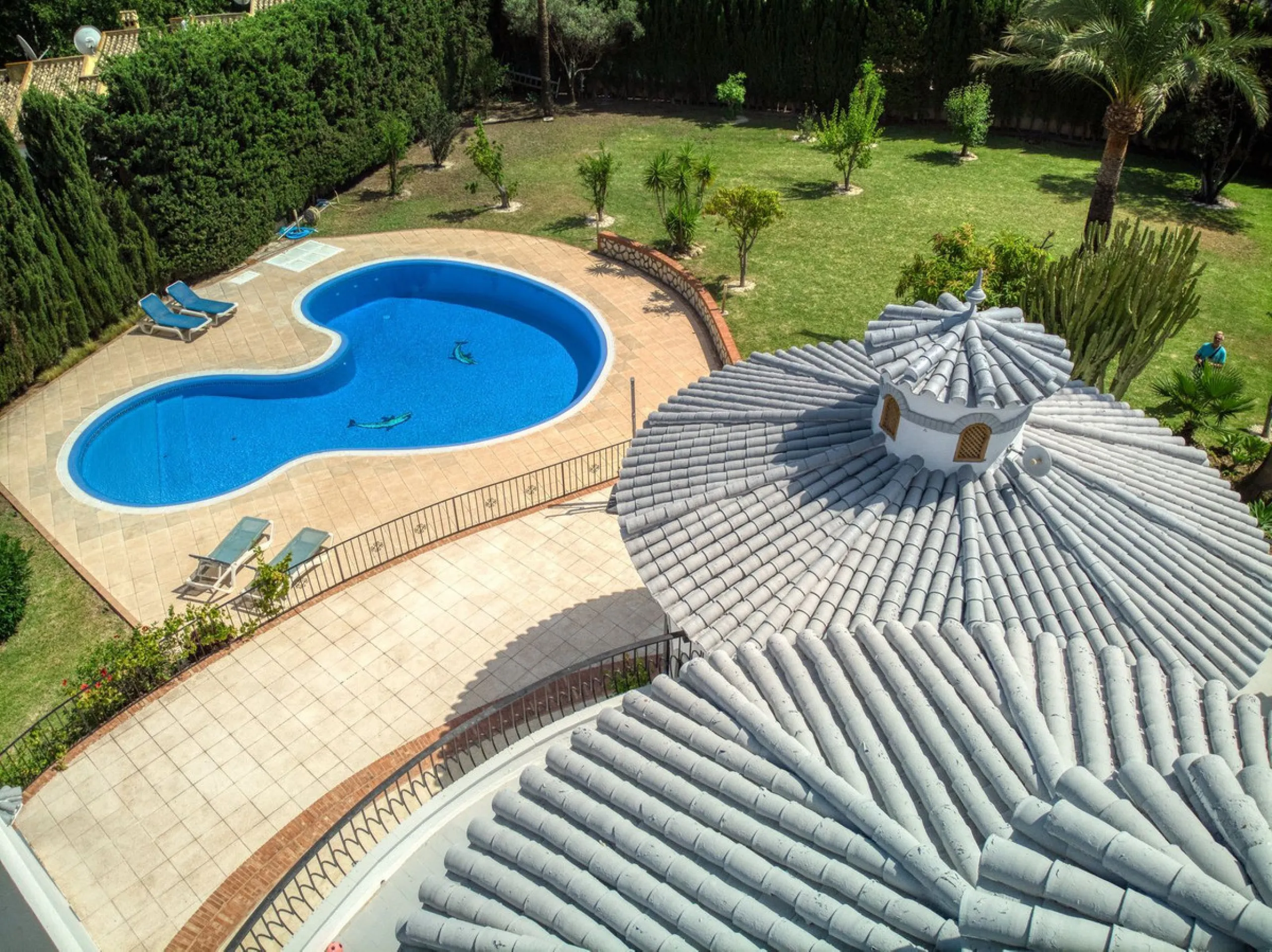 LUXURY VILLA – 2000 SQM PLOT – BENALMADENA