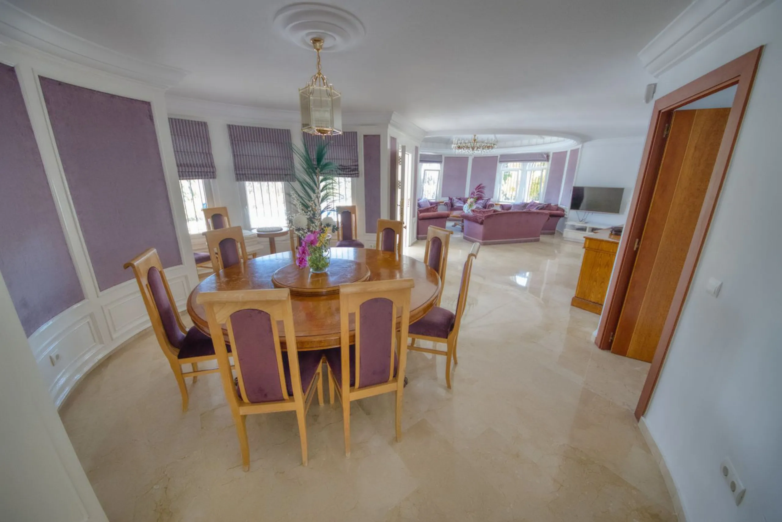LUXURY VILLA – 2000 SQM PLOT – BENALMADENA