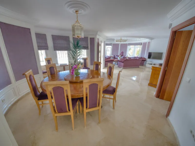 LUXURY VILLA – 2000 SQM PLOT – BENALMADENA