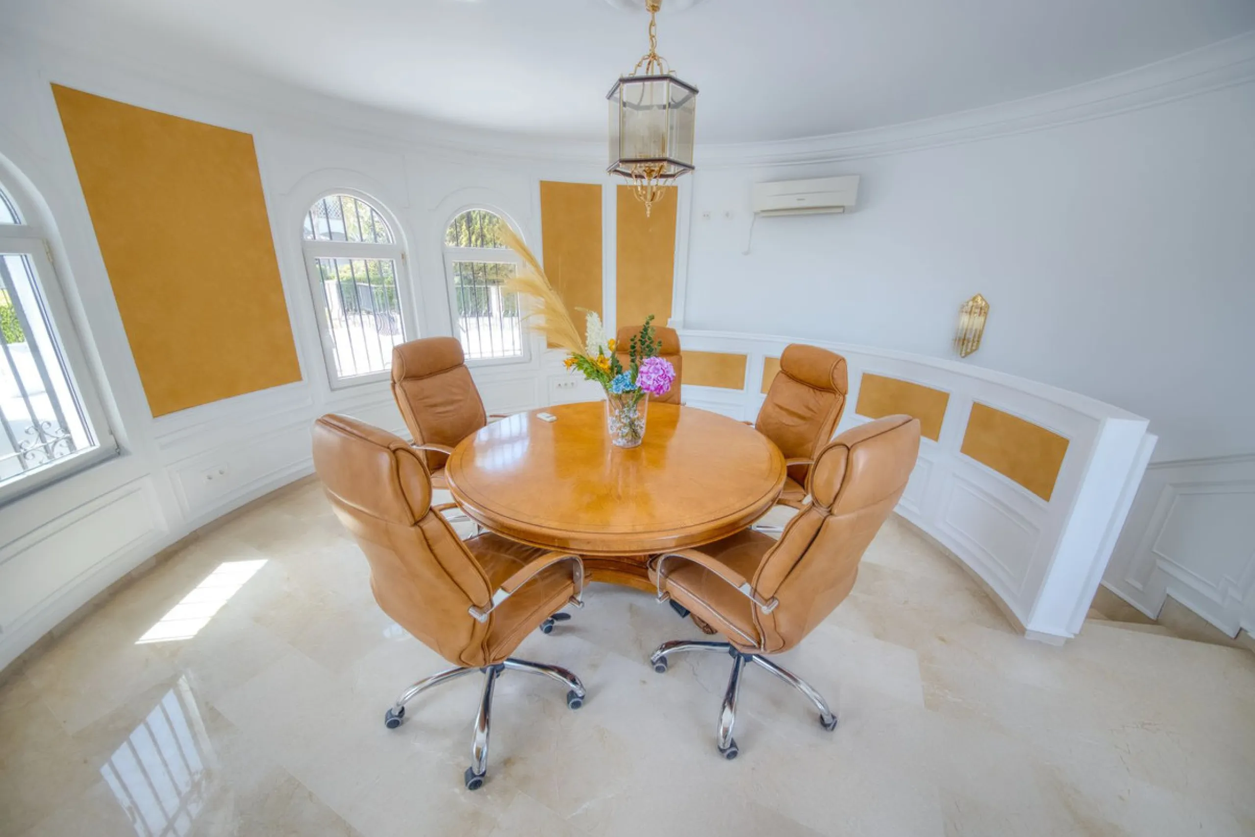 LUXURY VILLA – 2000 SQM PLOT – BENALMADENA