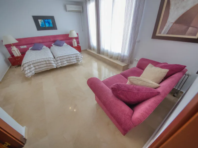 LUXURY VILLA – 2000 SQM PLOT – BENALMADENA