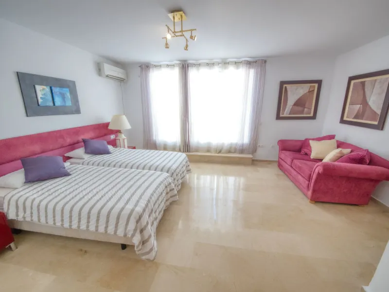 LUXURY VILLA – 2000 SQM PLOT – BENALMADENA