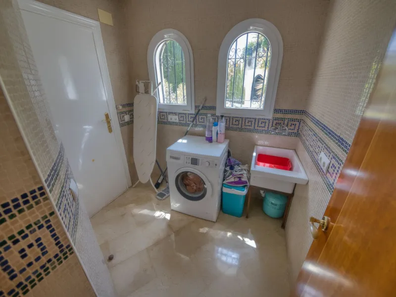 LUXURY VILLA – 2000 SQM PLOT – BENALMADENA