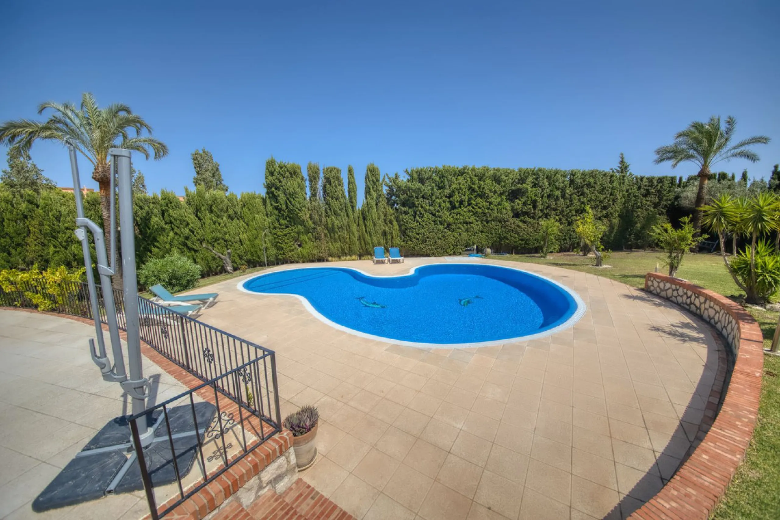 LUXURY VILLA – 2000 SQM PLOT – BENALMADENA