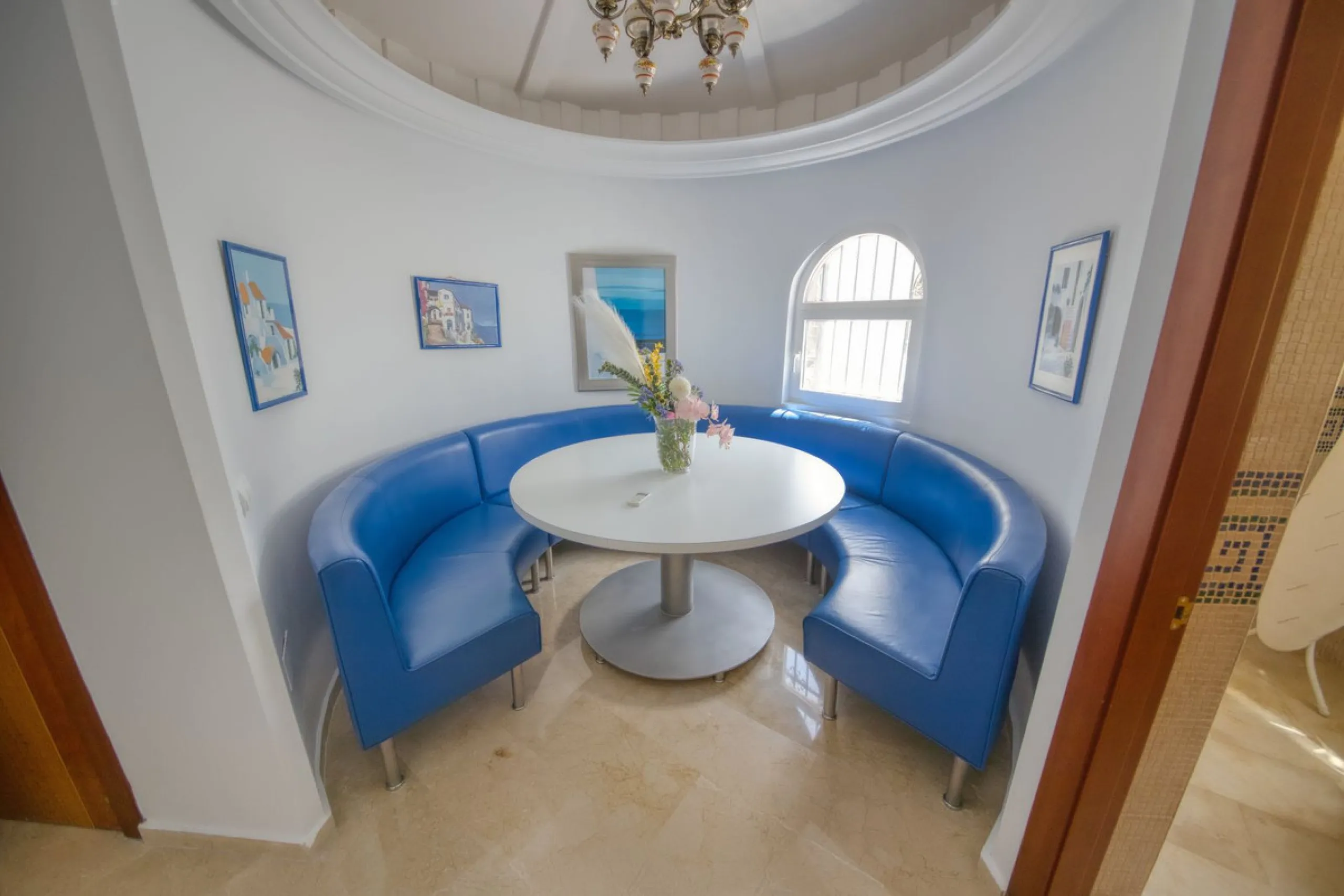 LUXURY VILLA – 2000 SQM PLOT – BENALMADENA