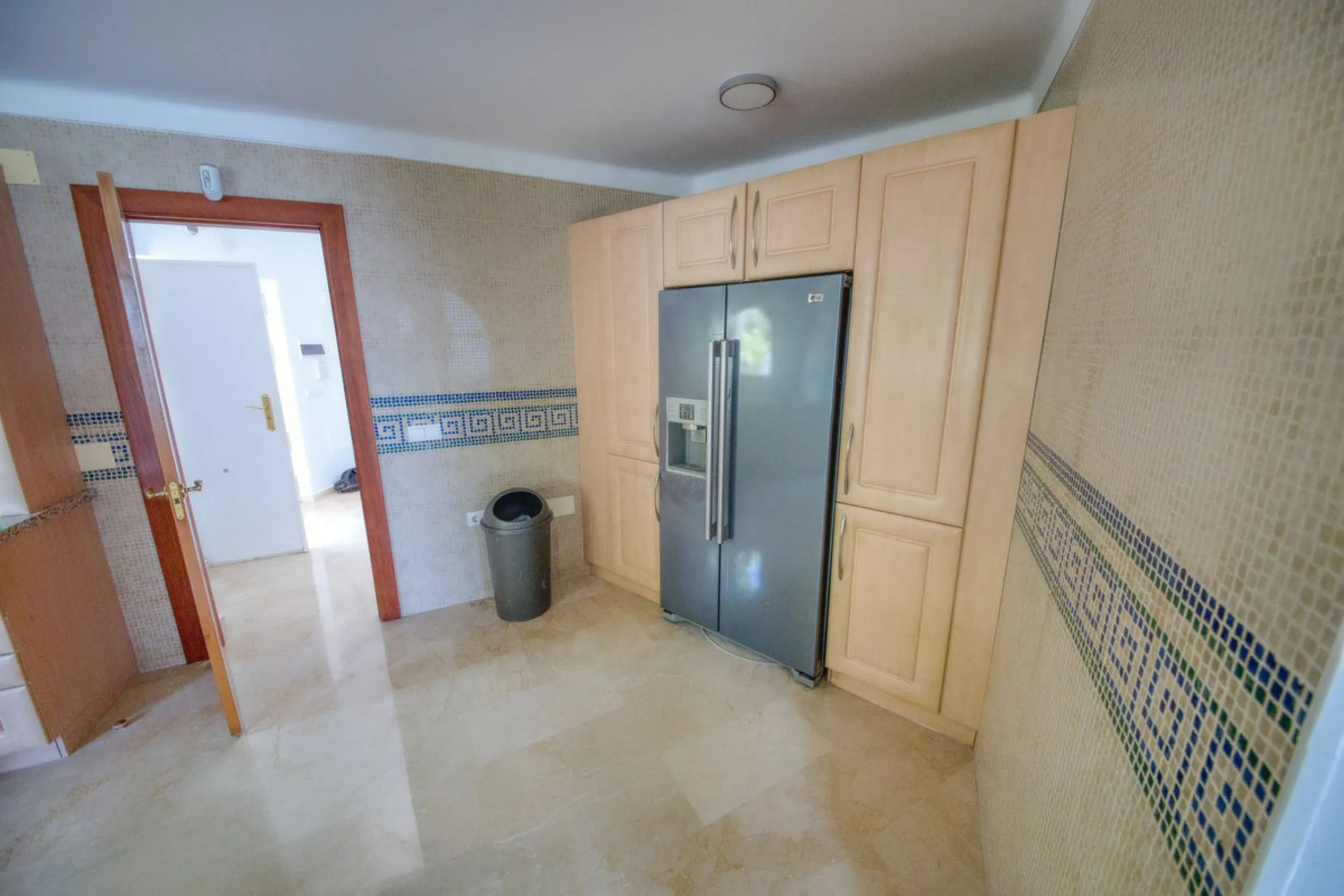 LUXURY VILLA – 2000 SQM PLOT – BENALMADENA