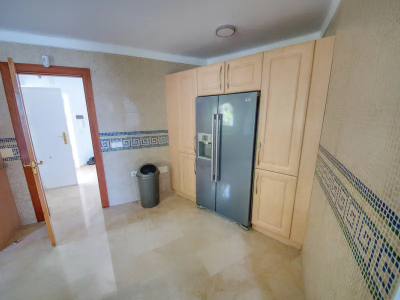 LUXURY VILLA – 2000 SQM PLOT – BENALMADENA