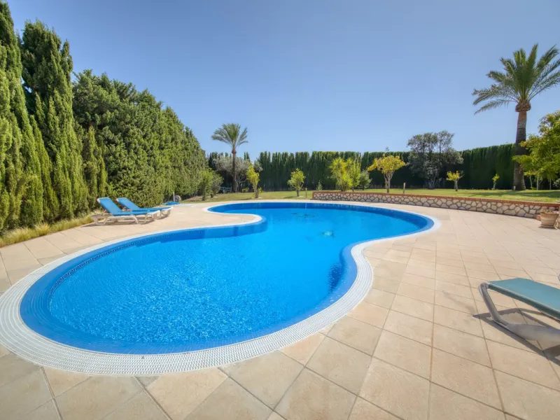LUXURY VILLA – 2000 SQM PLOT – BENALMADENA