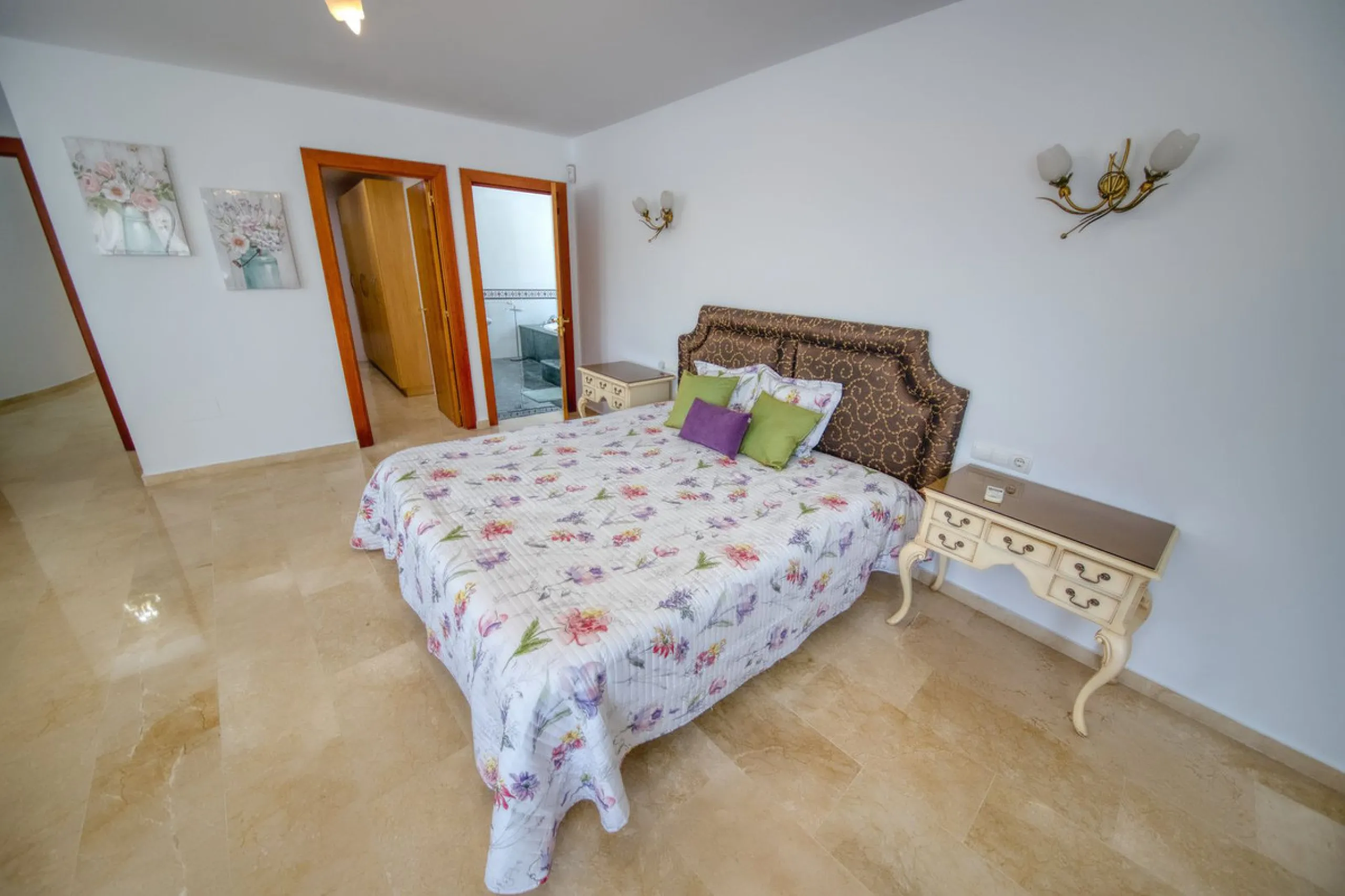 LUXURY VILLA – 2000 SQM PLOT – BENALMADENA