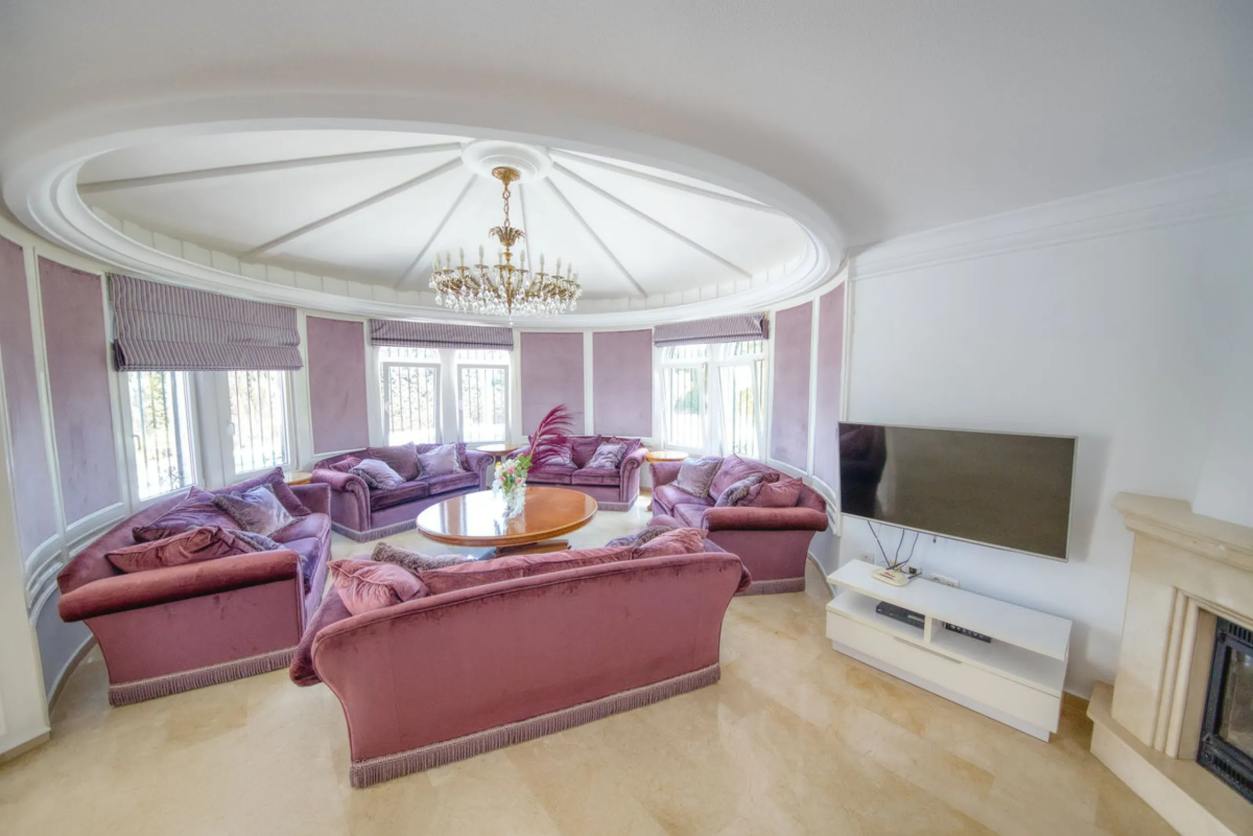 LUXURY VILLA – 2000 SQM PLOT – BENALMADENA