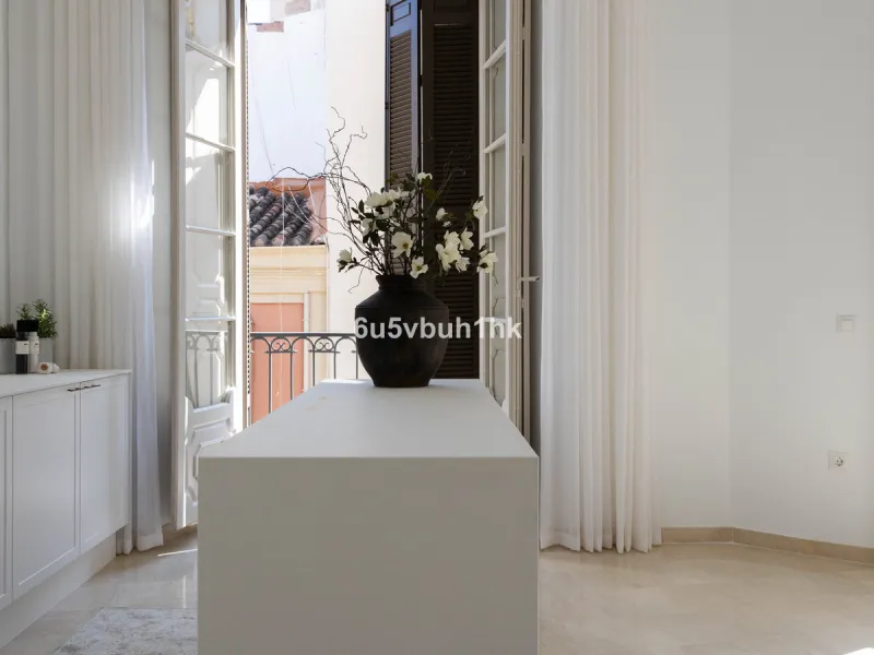 Apartment - Middle Floor Apartment в продаже в Málaga, Málaga. В доме 3 спален и 2 ванных комнат. Площадь дома 106 м²