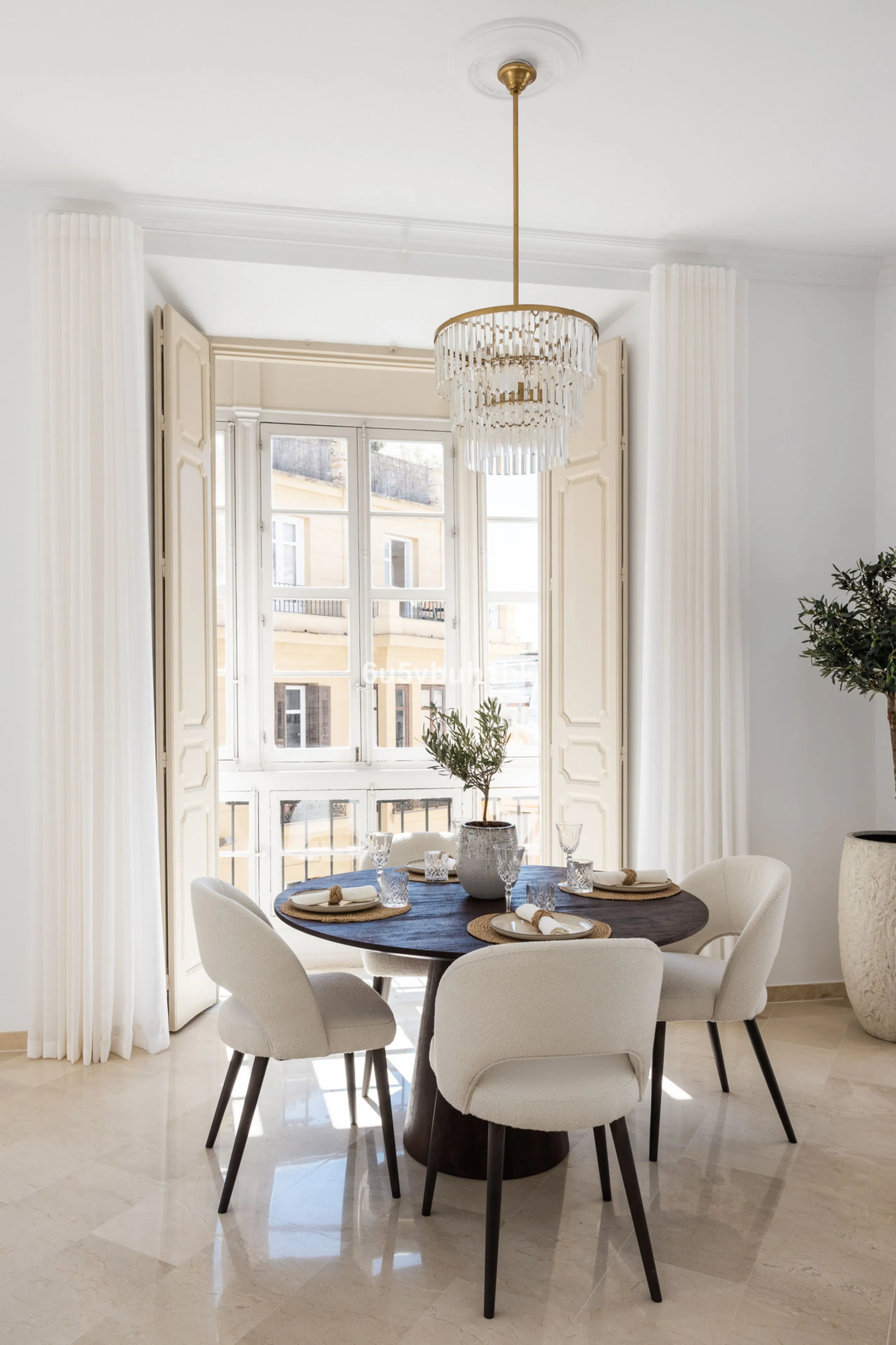 Apartment - Middle Floor Apartment в продаже в Málaga, Málaga. В доме 3 спален и 2 ванных комнат. Площадь дома 106 м²