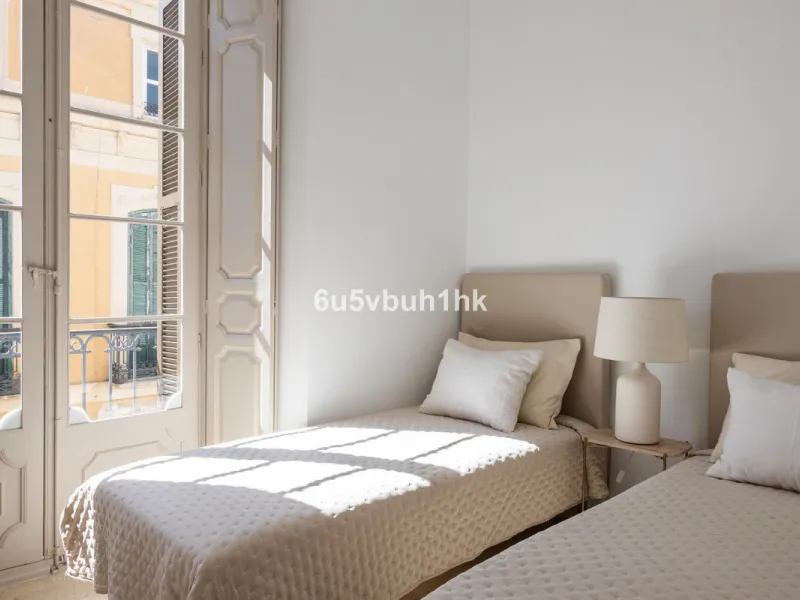 Apartment - Middle Floor Apartment в продаже в Málaga, Málaga. В доме 3 спален и 2 ванных комнат. Площадь дома 106 м²