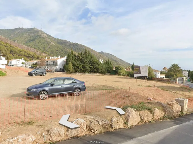 2 COMMERCIAL PLOTS FOR SALE near MIJAS PUEBLO with project to build promotion of: