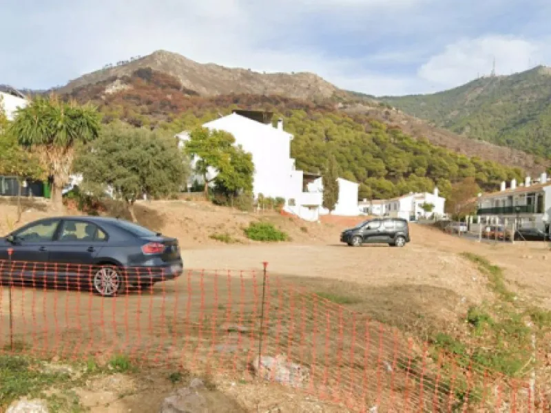 2 COMMERCIAL PLOTS FOR SALE near MIJAS PUEBLO with project to build promotion of: