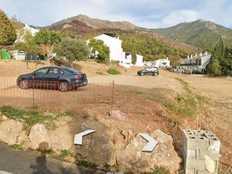 2 COMMERCIAL PLOTS FOR SALE near MIJAS PUEBLO with project to build promotion of: