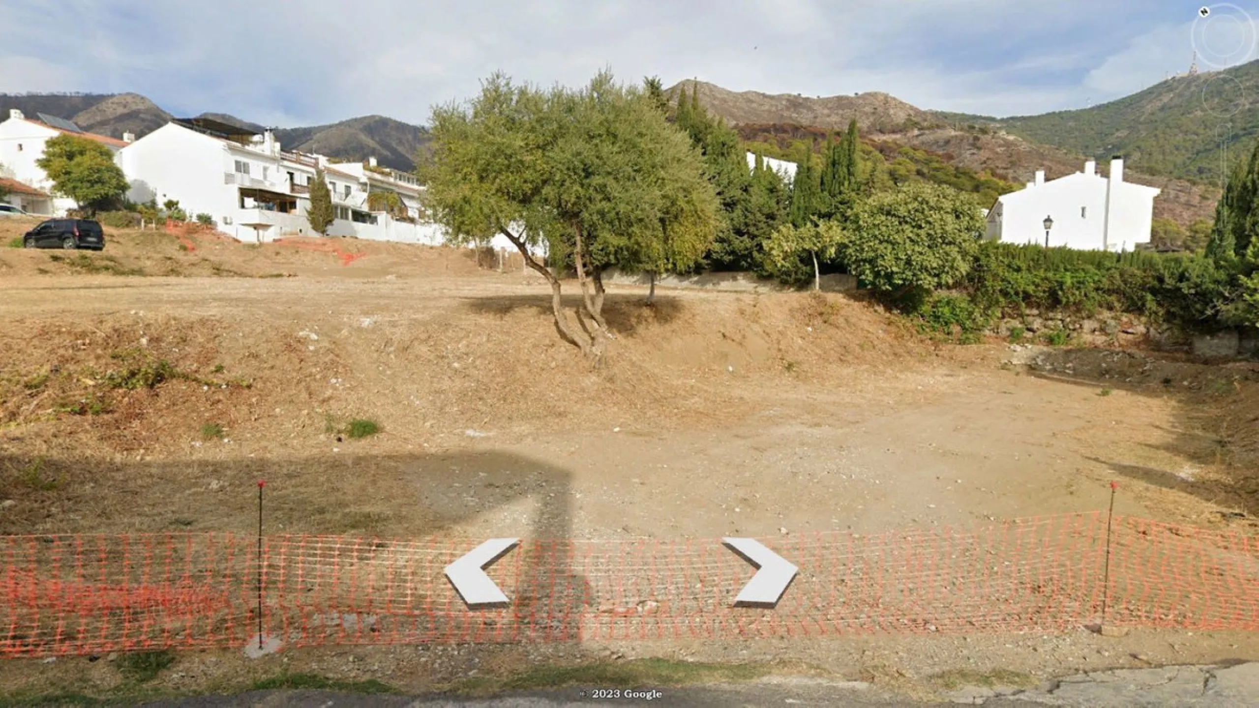 2 COMMERCIAL PLOTS FOR SALE near MIJAS PUEBLO with project to build promotion of: