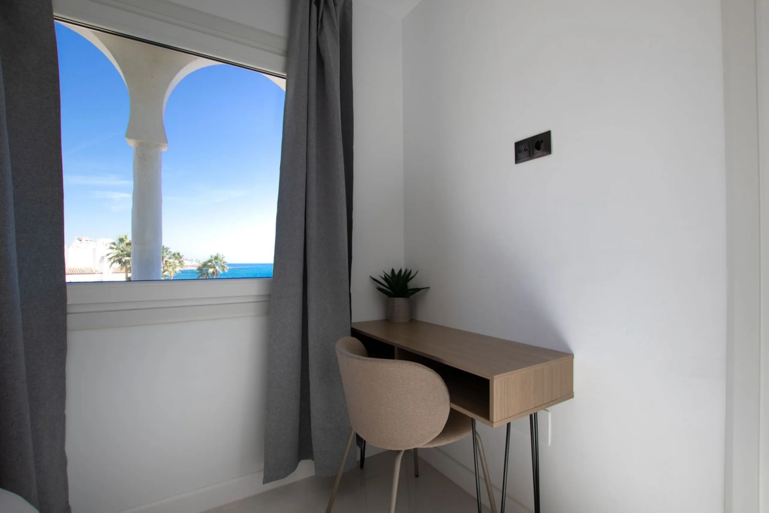 Exclusively! This unique penthouse for rent is located on the Costa del Sol, front line beach, with stunning views of the sea, sand, beach, Africa, Gibraltar, the promenade.