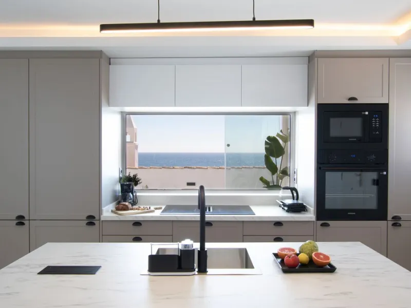 Exclusively! This unique penthouse for rent is located on the Costa del Sol, front line beach, with stunning views of the sea, sand, beach, Africa, Gibraltar, the promenade.