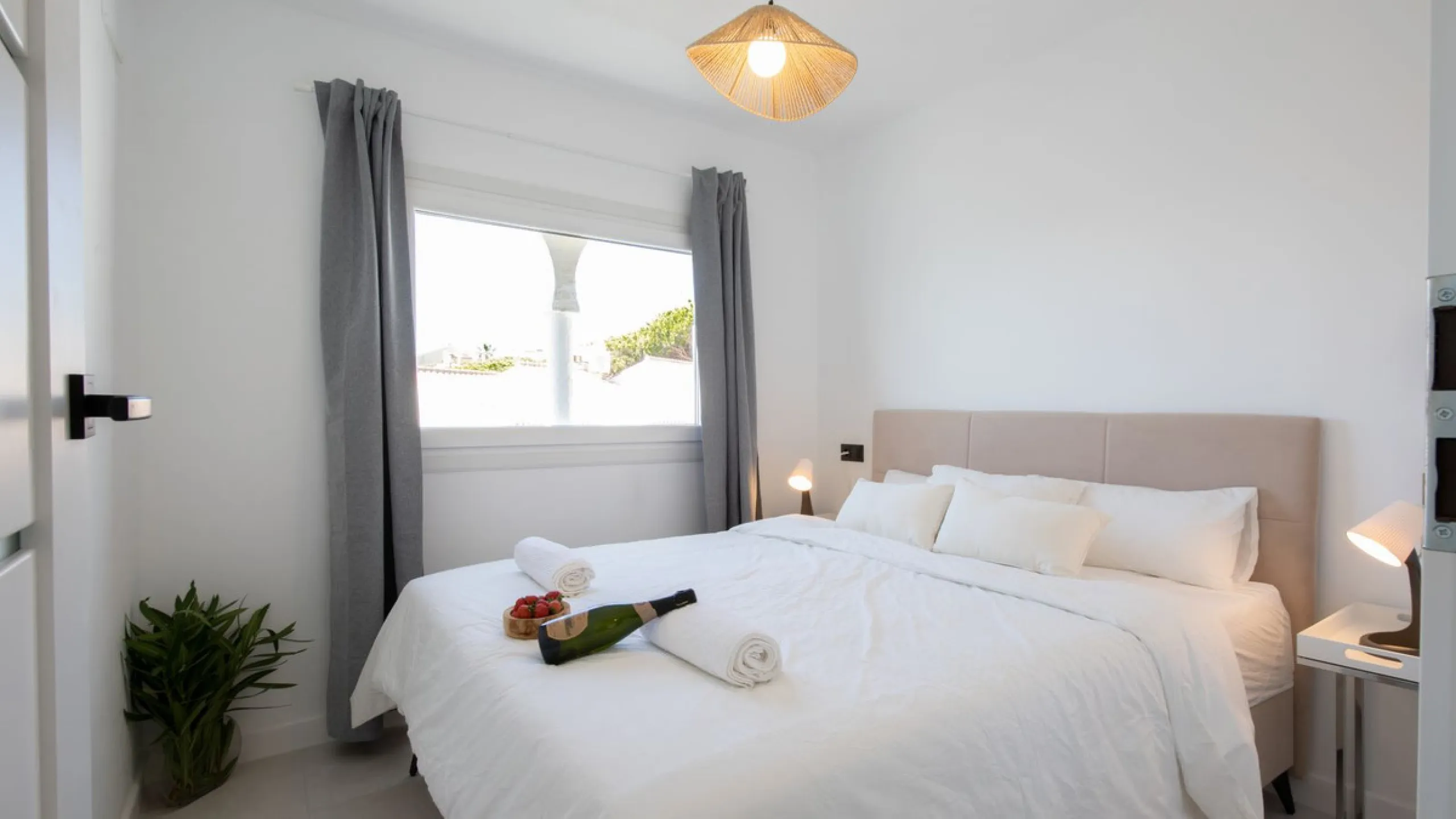 Exclusively! This unique penthouse for rent is located on the Costa del Sol, front line beach, with stunning views of the sea, sand, beach, Africa, Gibraltar, the promenade.