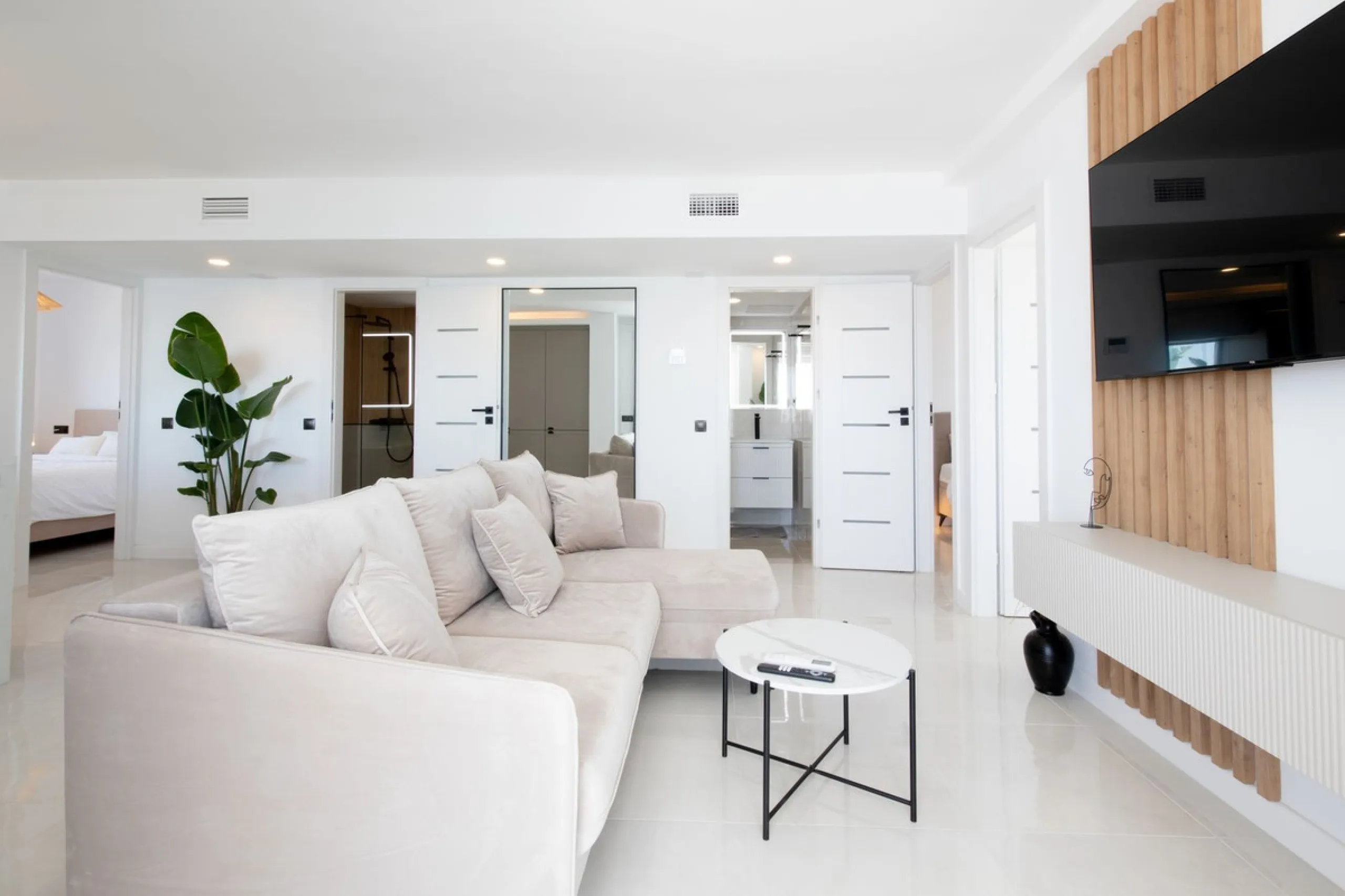 Exclusively! This unique penthouse for rent is located on the Costa del Sol, front line beach, with stunning views of the sea, sand, beach, Africa, Gibraltar, the promenade.