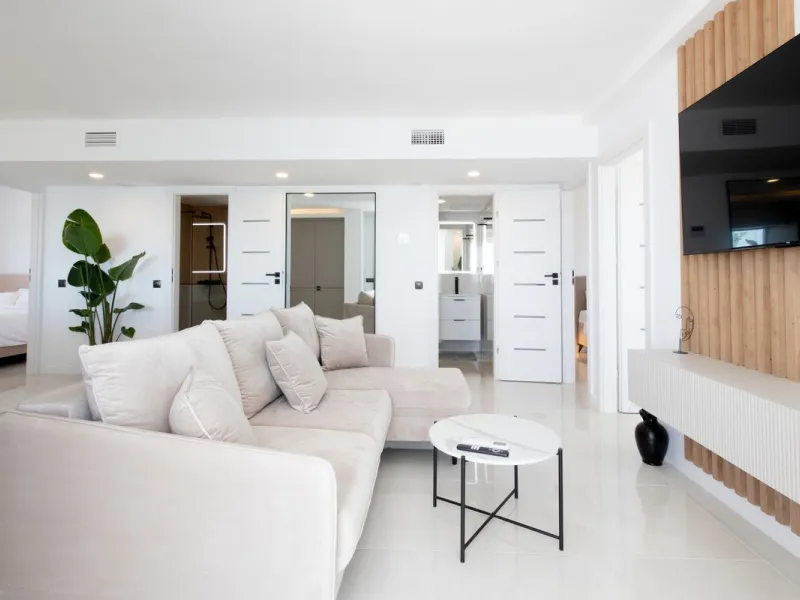 Exclusively! This unique penthouse for rent is located on the Costa del Sol, front line beach, with stunning views of the sea, sand, beach, Africa, Gibraltar, the promenade.