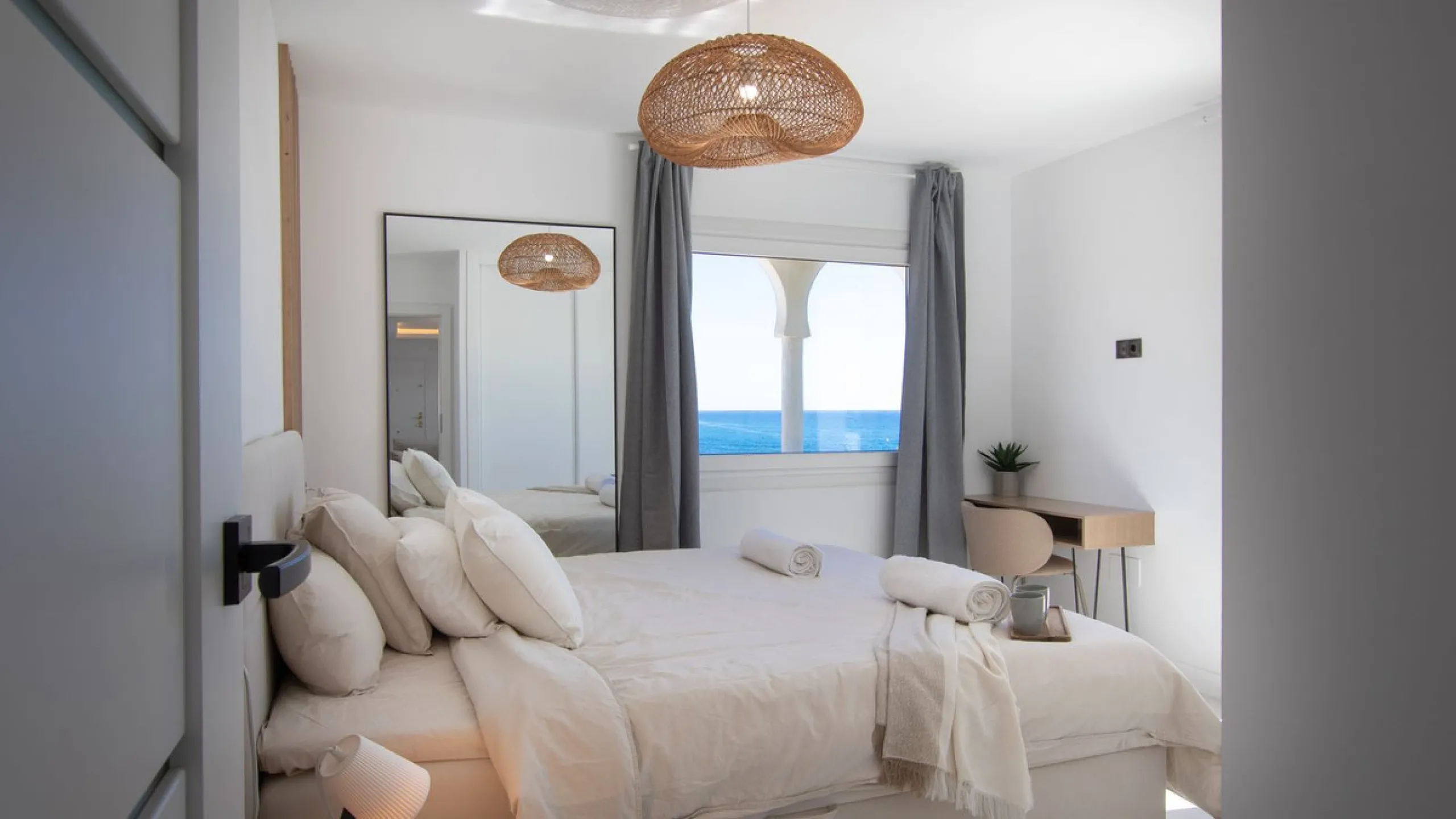 Exclusively! This unique penthouse for rent is located on the Costa del Sol, front line beach, with stunning views of the sea, sand, beach, Africa, Gibraltar, the promenade.