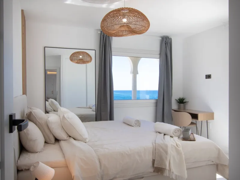 Exclusively! This unique penthouse for rent is located on the Costa del Sol, front line beach, with stunning views of the sea, sand, beach, Africa, Gibraltar, the promenade.