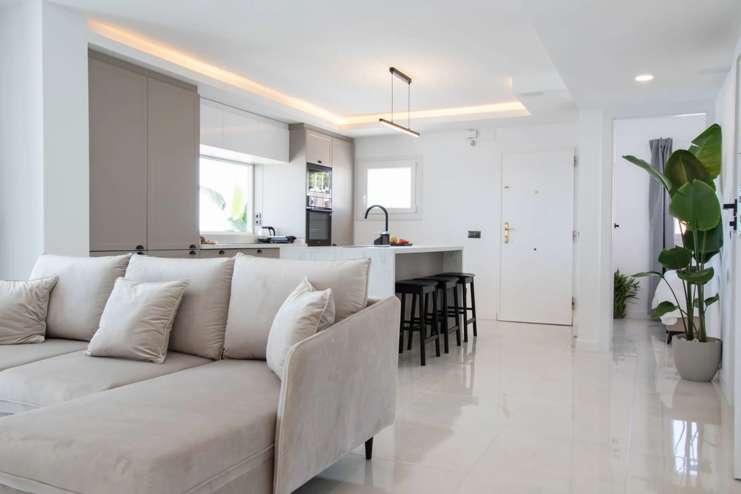 Exclusively! This unique penthouse for rent is located on the Costa del Sol, front line beach, with stunning views of the sea, sand, beach, Africa, Gibraltar, the promenade.