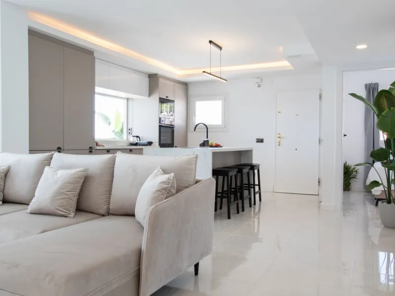 Exclusively! This unique penthouse for rent is located on the Costa del Sol, front line beach, with stunning views of the sea, sand, beach, Africa, Gibraltar, the promenade.