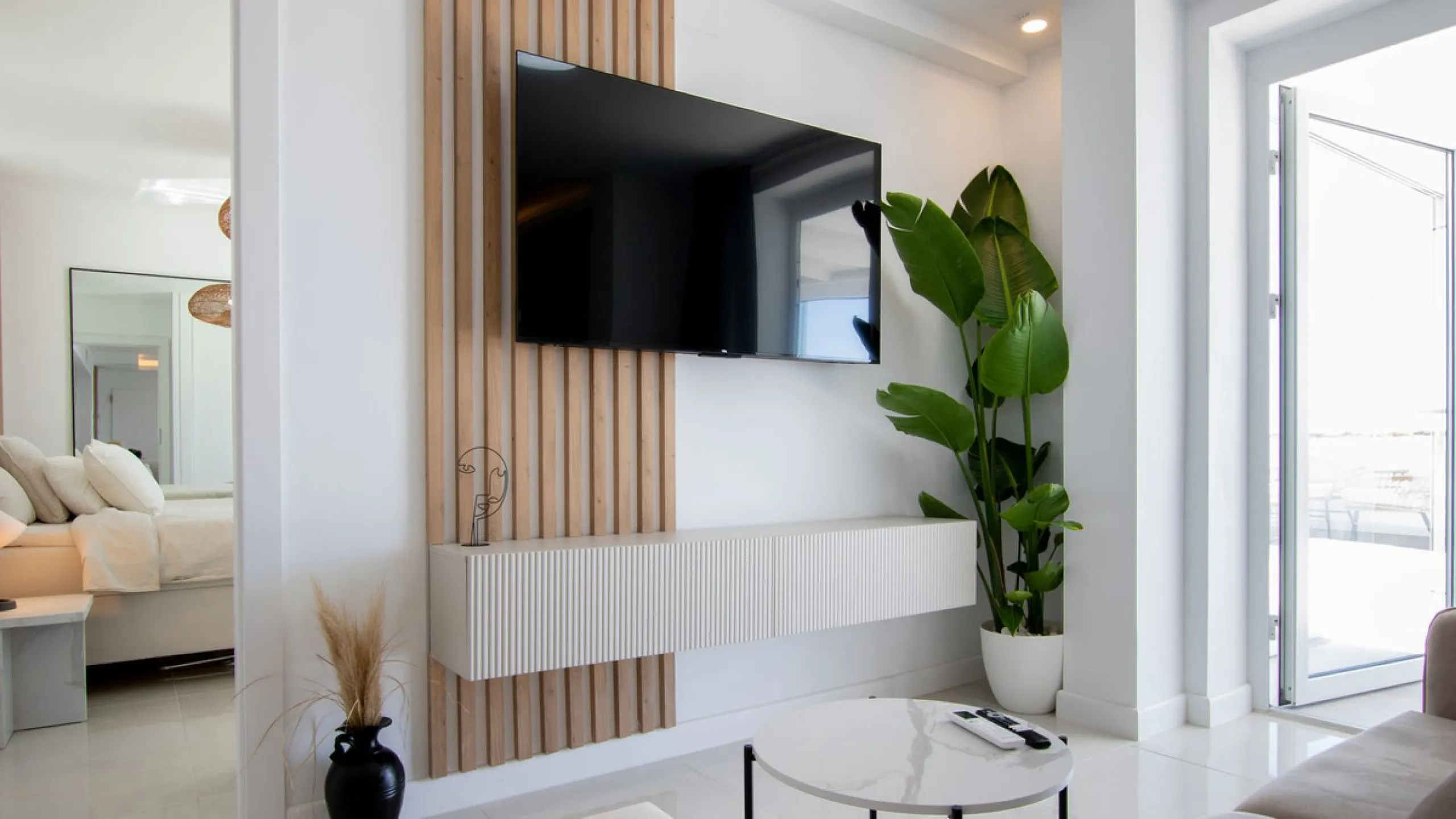Exclusively! This unique penthouse for rent is located on the Costa del Sol, front line beach, with stunning views of the sea, sand, beach, Africa, Gibraltar, the promenade.