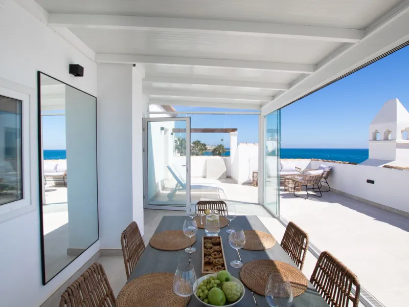Exclusively! This unique penthouse for rent is located on the Costa del Sol, front line beach, with stunning views of the sea, sand, beach, Africa, Gibraltar, the promenade.