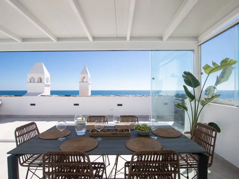 Exclusively! This unique penthouse for rent is located on the Costa del Sol, front line beach, with stunning views of the sea, sand, beach, Africa, Gibraltar, the promenade.