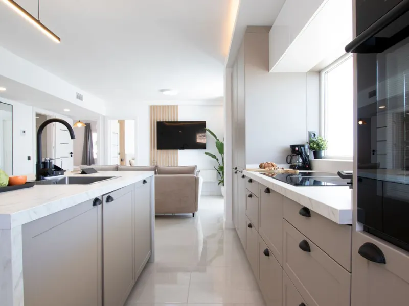 Exclusively! This unique penthouse for rent is located on the Costa del Sol, front line beach, with stunning views of the sea, sand, beach, Africa, Gibraltar, the promenade.