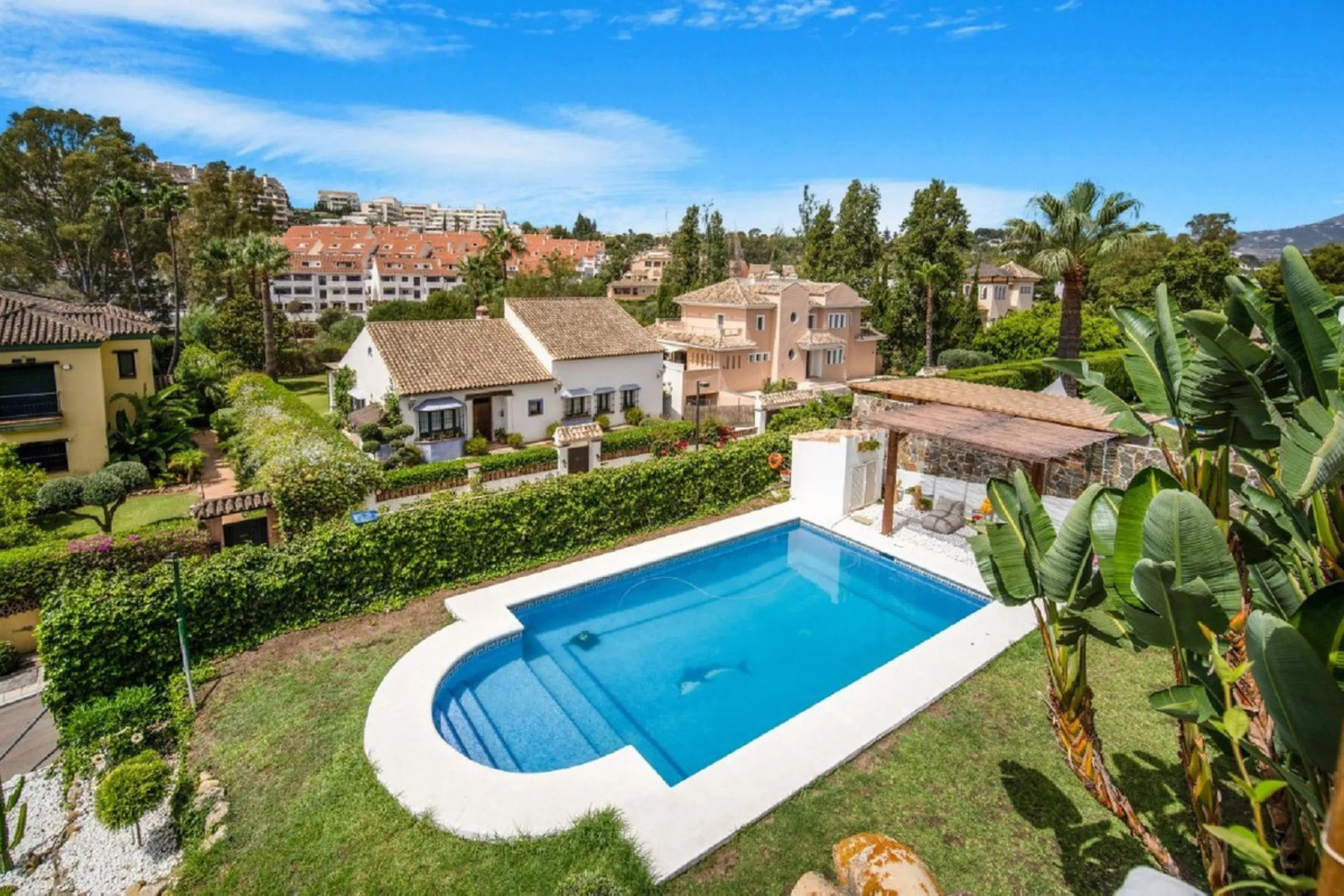 Beautifully renovated Private villa in Dame de Noche