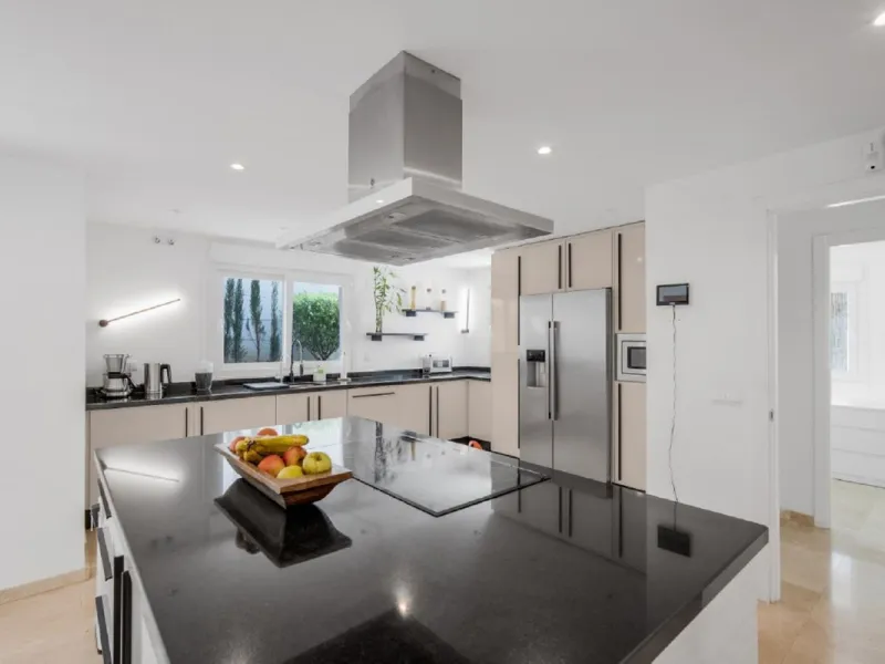 Beautifully renovated Private villa in Dame de Noche